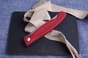 Кухненски комплект Victorinox Swiss Classic Foldable Paring Knife and Epicurean Cutting Board Set