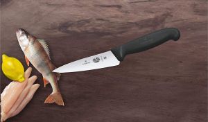 Универсален кухненски нож Victorinox,широко ,право острие
